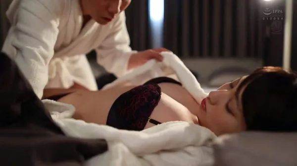 coi phim sex đài loan Chuyến công tác ở cùng phòng với sếp nữ mà tôi thầm yêu